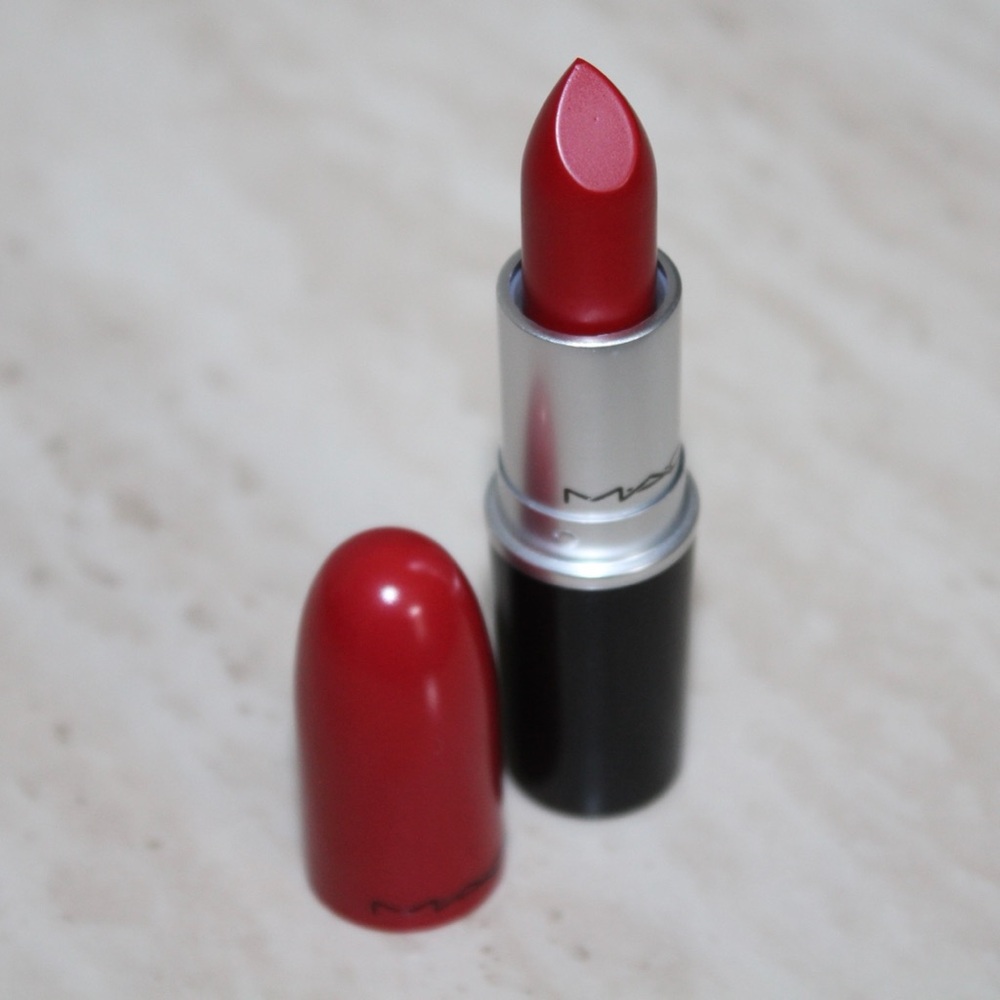 MAC Cosmetics Snow Ball ‘Russian Red’ Matte Lipstick (NWOB) - Picture 8 of 15